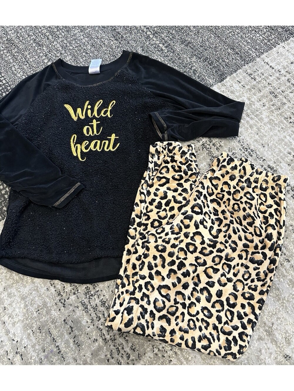 Medium (8-10) 2pc Leopard Set Top Pants